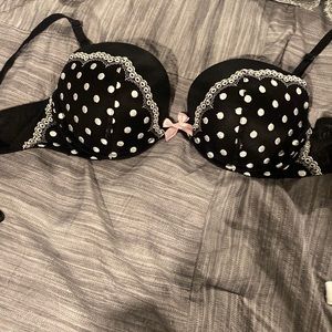 Victoria’s Secret size 36 D very Sexy push-up bra.